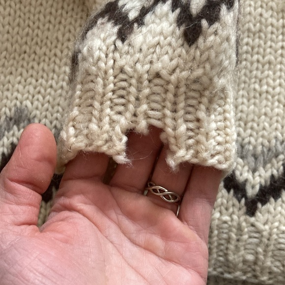 Handmade wool fair aisle sweater - Picture 7 of 7
